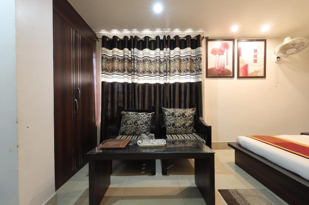 Hotel Rashmi Guwahati Dış mekan fotoğraf