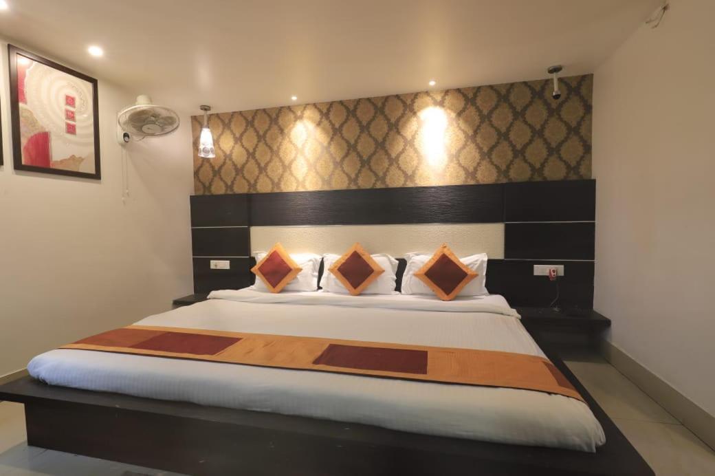 Hotel Rashmi Guwahati Dış mekan fotoğraf