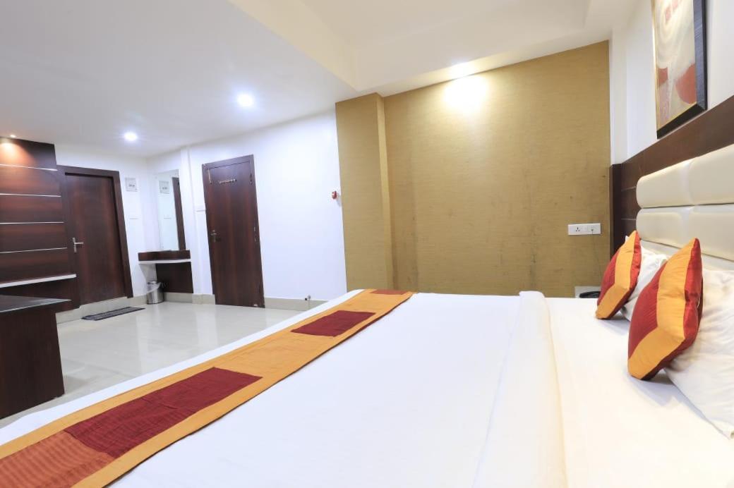 Hotel Rashmi Guwahati Dış mekan fotoğraf