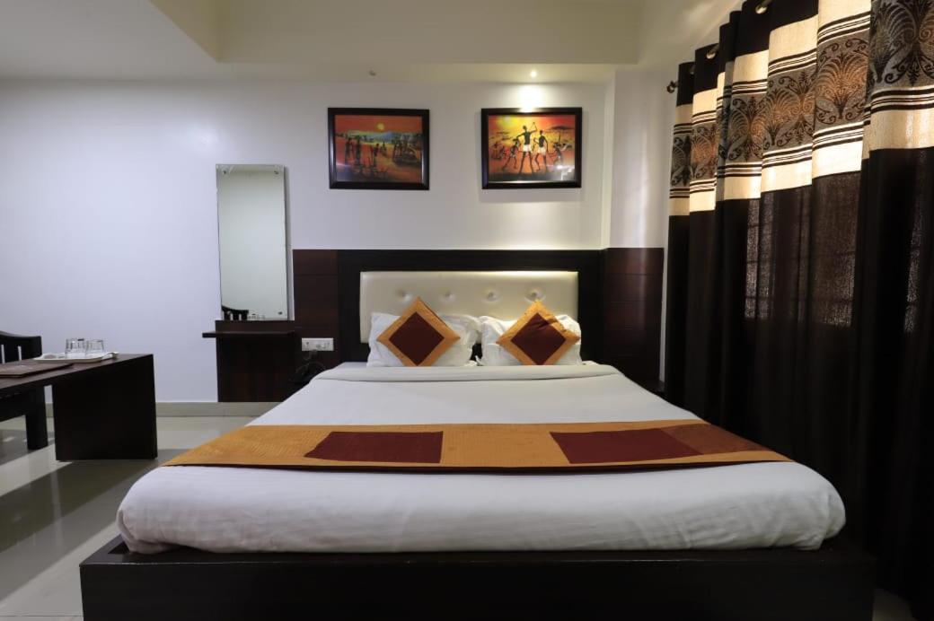 Hotel Rashmi Guwahati Dış mekan fotoğraf