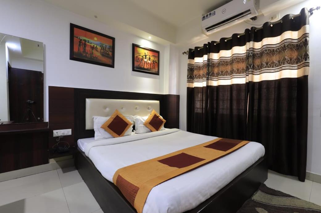 Hotel Rashmi Guwahati Dış mekan fotoğraf