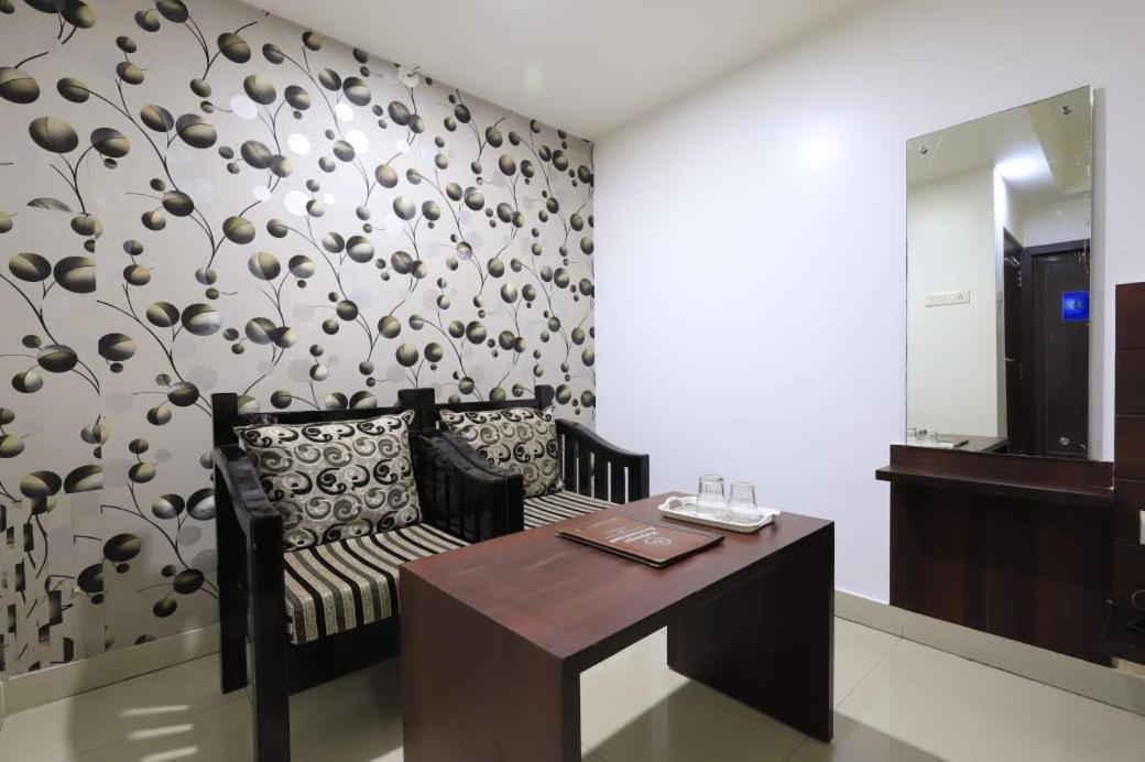 Hotel Rashmi Guwahati Dış mekan fotoğraf
